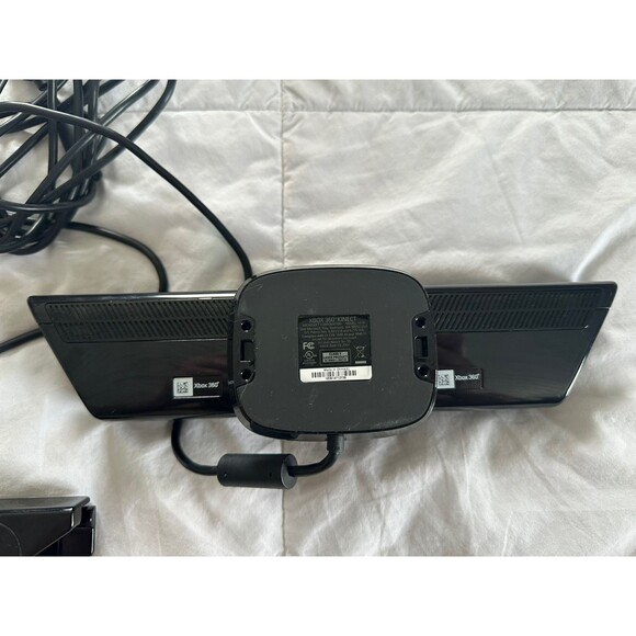 OEM Microsoft Xbox 360 Kinect Sensor Model 1414 w/ TV Clip Adapter - TESTED - Picture 2 of 9